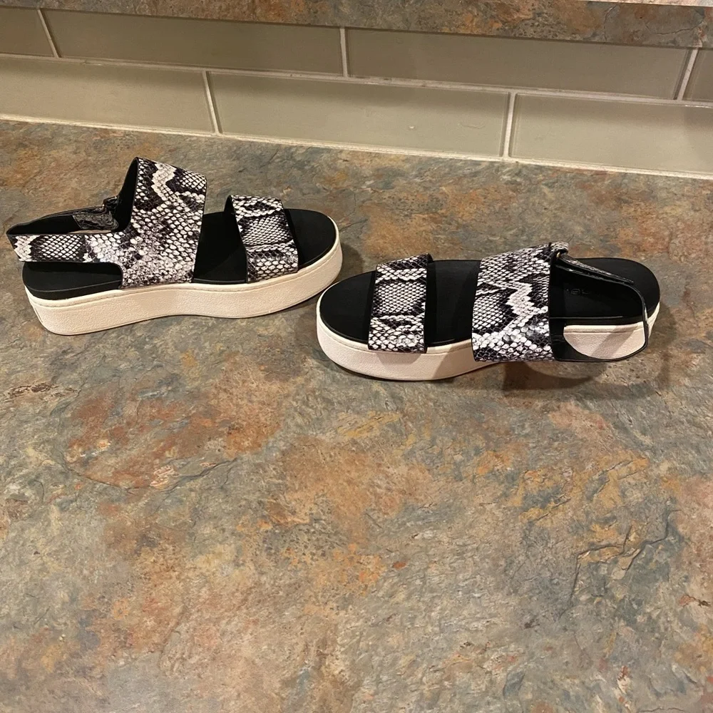 VINCE Womens Westport Snake Print Platform Sandals Size 9 EUC